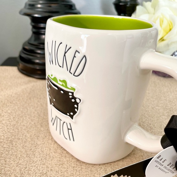 NWT Rae Dunn 3D WICKED WITCH 🧙🏻‍♀️ CAULDRON Ceramic Mug - Picture 6 of 6